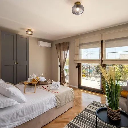 Luxury Nina With Heated Swimming Pool, Adriatic Apartment *