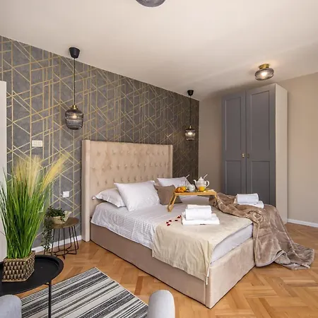Luxury Nina With Heated Swimming Pool, Adriatic Apartment