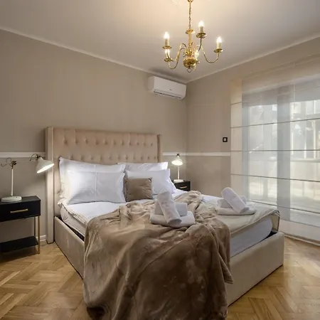 Apartment Luxury Nina With Heated Swimming Pool, Adriatic