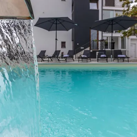 Apartment Luxury Nina With Heated Swimming Pool, Adriatic Icici