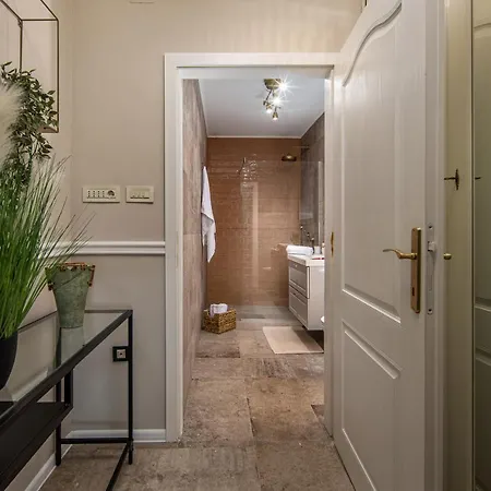 Apartment Luxury Nina With Heated Swimming Pool, Adriatic
