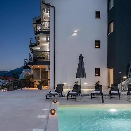 Luxury Nina With Heated Swimming Pool, Adriatic Apartment