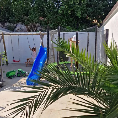 Apartment Luxury Nina With Heated Swimming Pool, Adriatic *