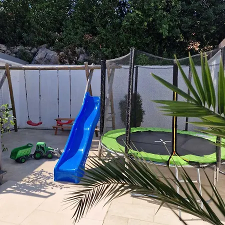 Apartment Luxury Nina With Heated Swimming Pool, Adriatic Icici