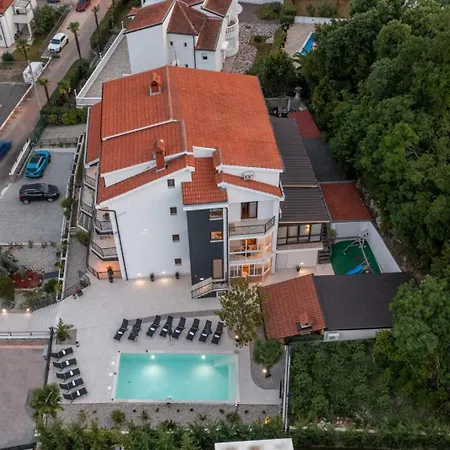 Apartman Adriatic Icici, Nina With Heated Swimming Pool, Ground Floor *