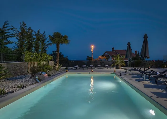 Adriatic Icici, Nina With Heated Swimming Pool, Ground Floor *