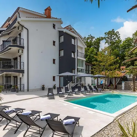 Appartement Adriatic Icici, Nina With Heated Swimming Pool, Ground Floor